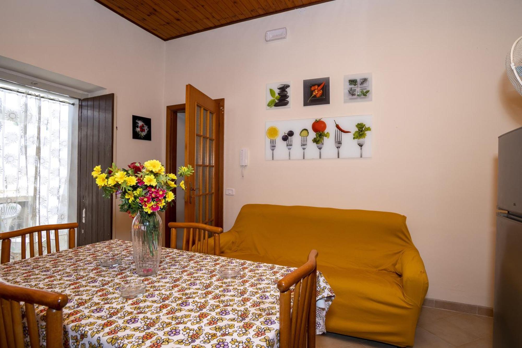 Vakantiehuis La Casuzza Di Sara Capri Leone